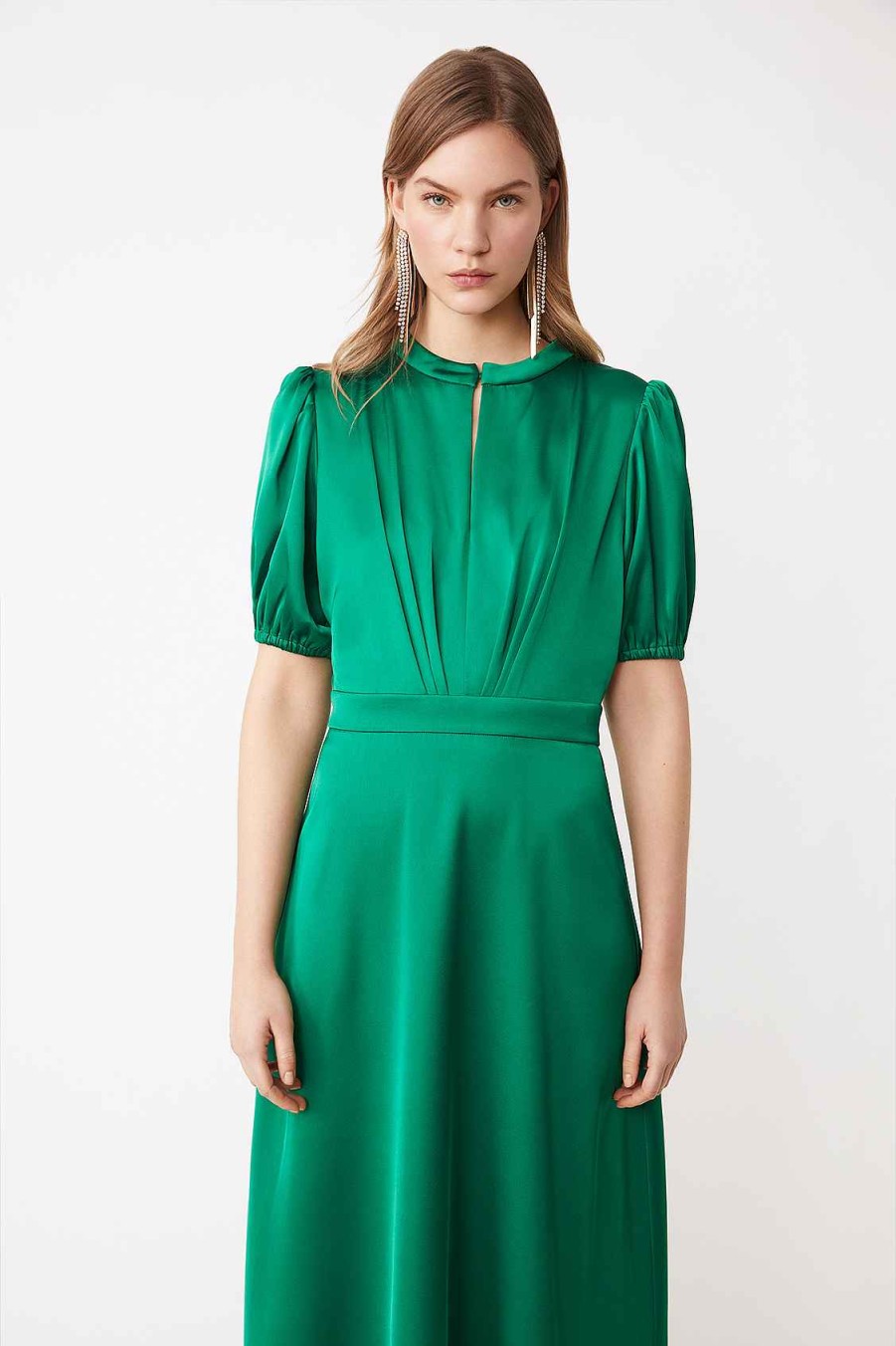 Vetements SUNCOO | Robe Longue En Satin Camila Avec Dos Ou Vert